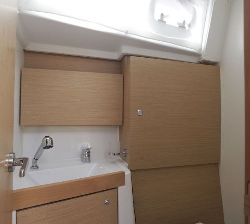 Beneteau Oceanis 38.1