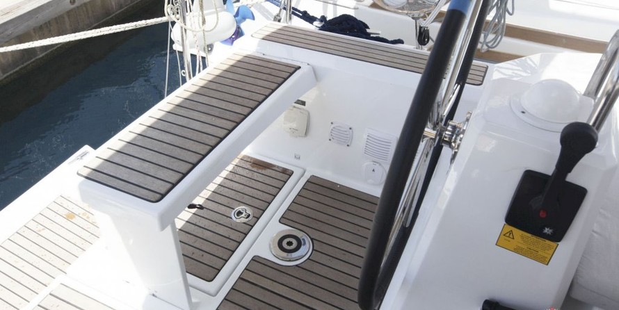Beneteau Oceanis 38.1