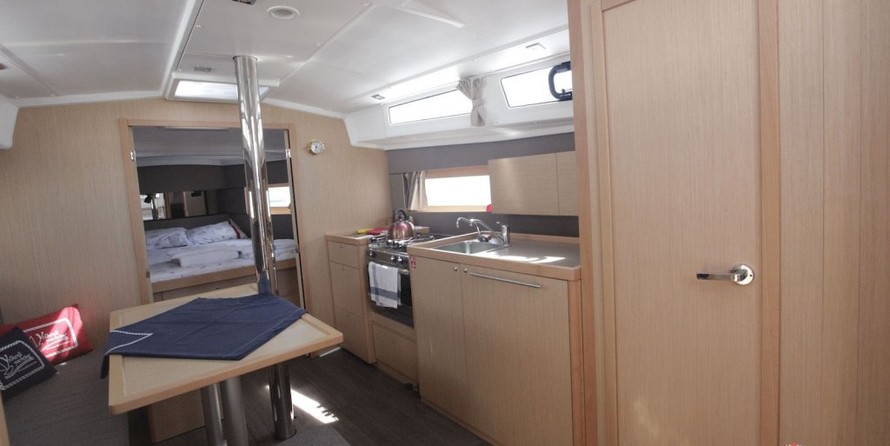 Beneteau Oceanis 38.1