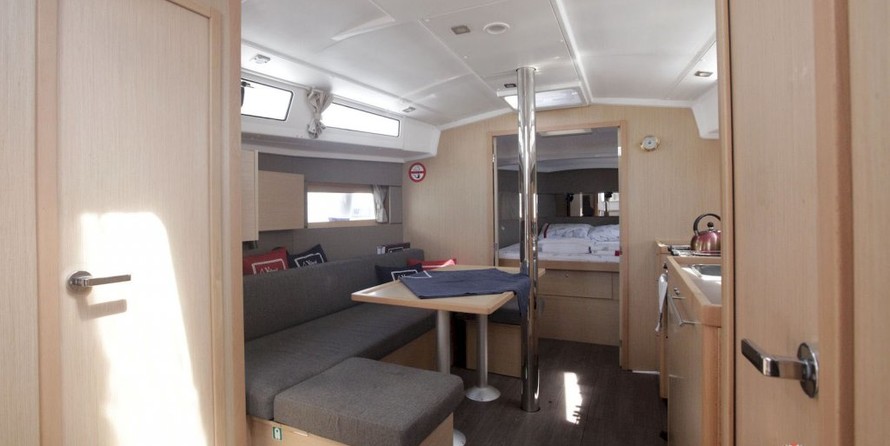 Beneteau Oceanis 38.1