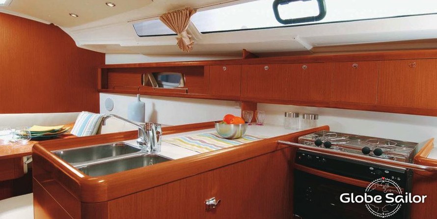 Beneteau Oceanis 37