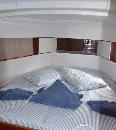 Beneteau Oceanis 38.1