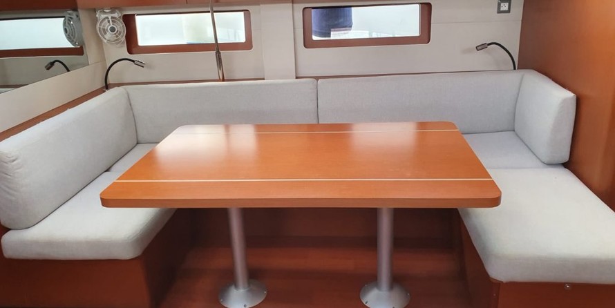 Beneteau Oceanis 51.1