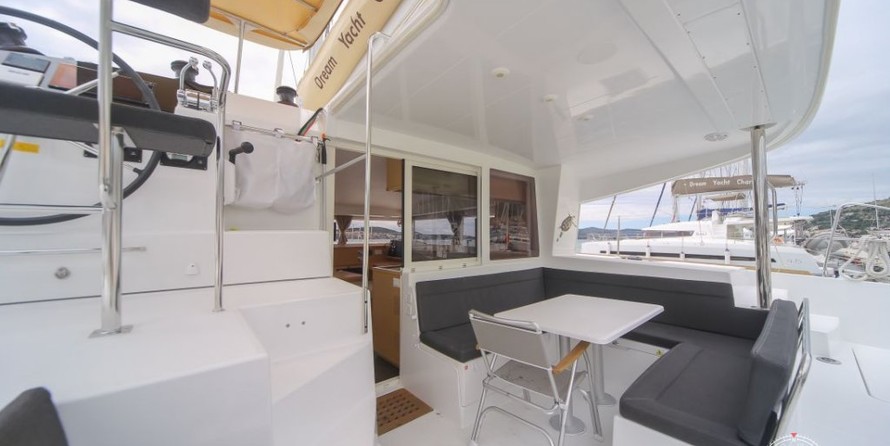 Lagoon 400 S2