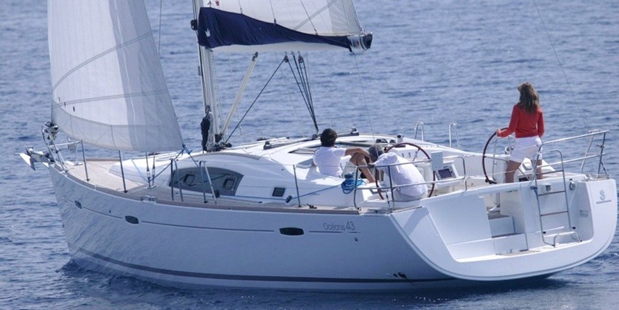 Beneteau Oceanis 43