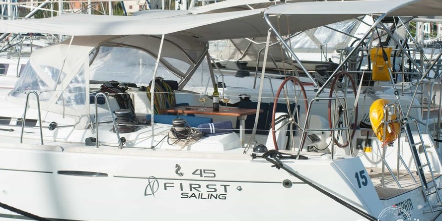 Beneteau First 45