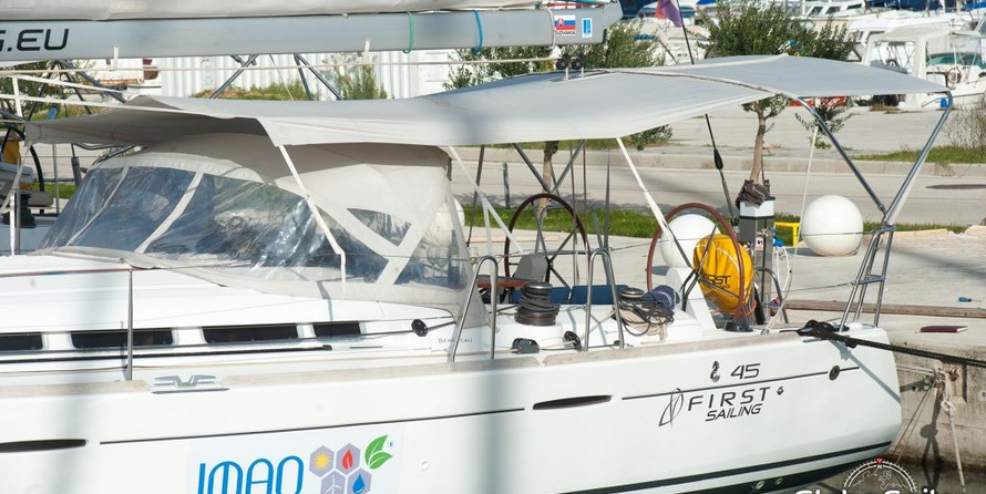 Beneteau First 45