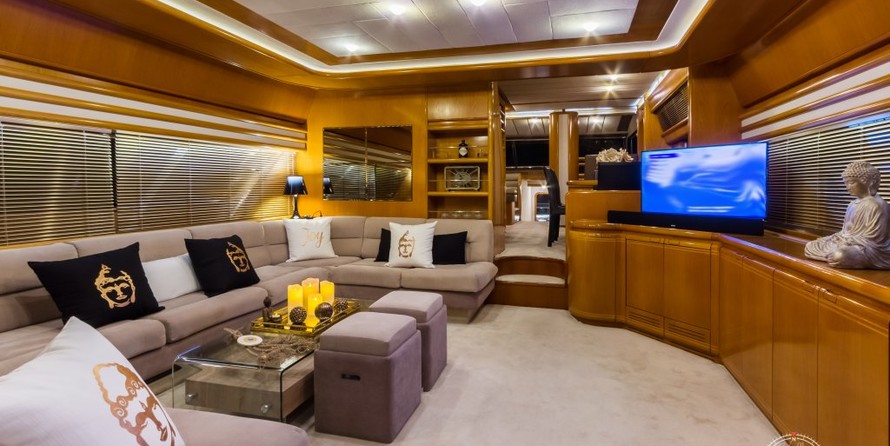 Ferretti 225