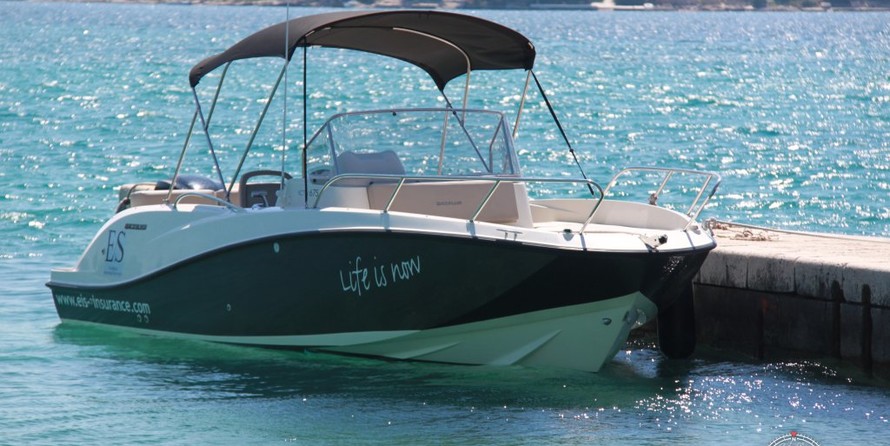 Quicksilver Activ 675 Sundeck