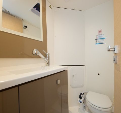 Fountaine Pajot Lucia 40