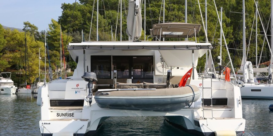Fountaine Pajot Lucia 40