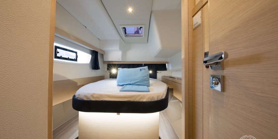 Fountaine Pajot Lucia 40