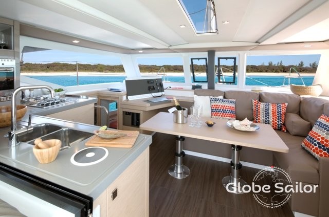 Fountaine Pajot Lucia 40 Maestro