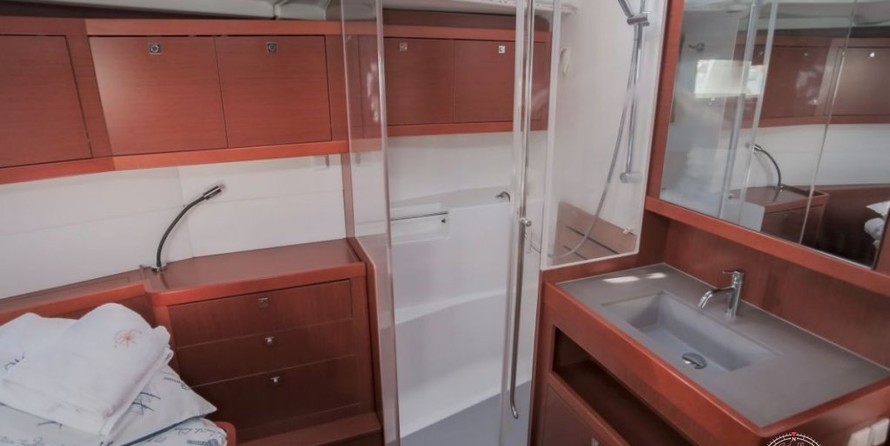 Beneteau Oceanis 48