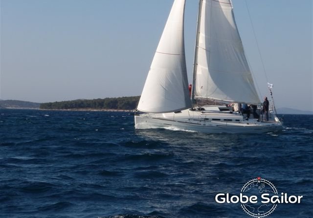 Beneteau First 35