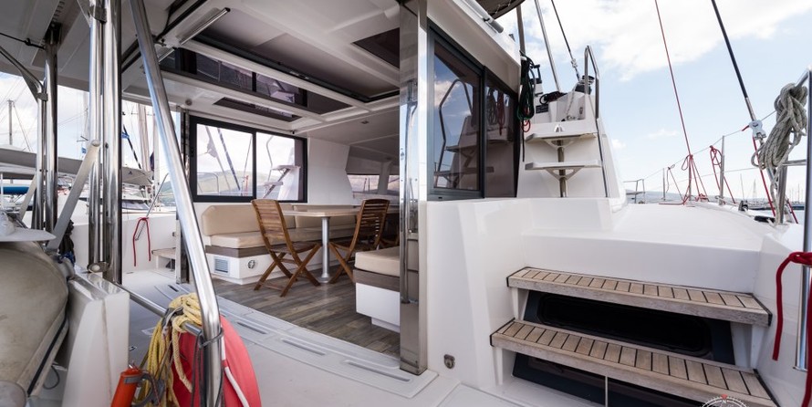 Bali catamarans 4.0 lounge