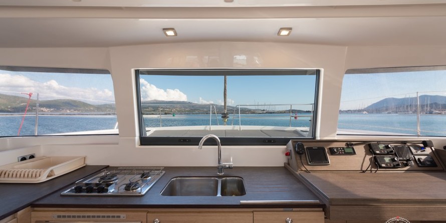 Bali catamarans 4.0 lounge