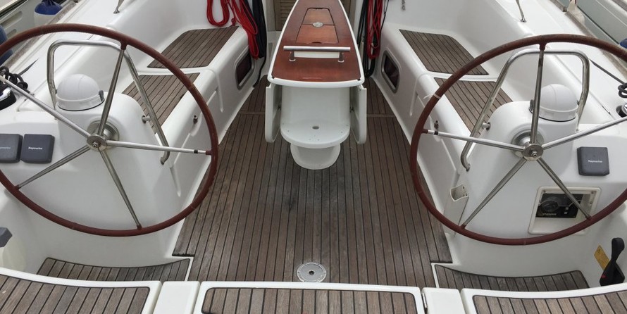 Beneteau Oceanis 43