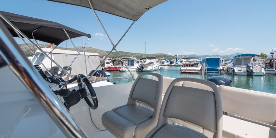 Quicksilver Activ 605 Open