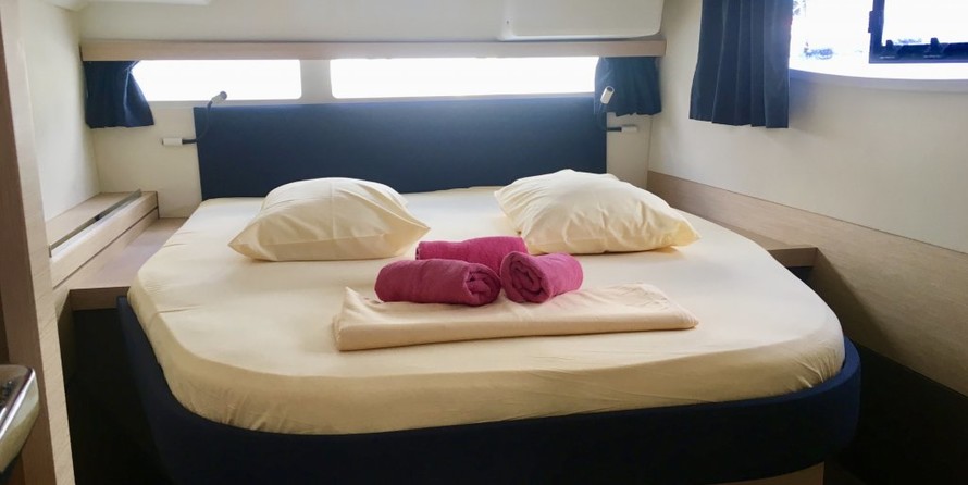 Fountaine Pajot Lucia 40