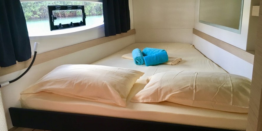 Fountaine Pajot Lucia 40