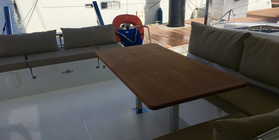 Fountaine Pajot Lucia 40