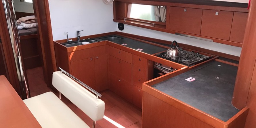 Beneteau Oceanis 48