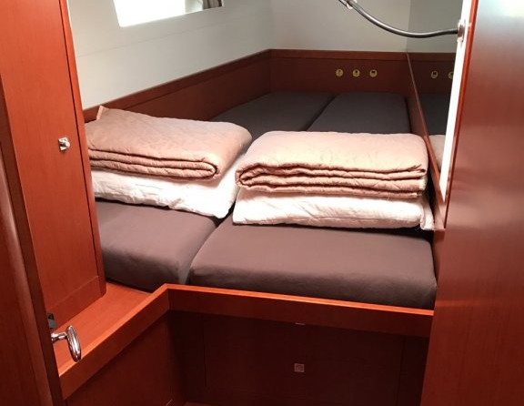Beneteau Oceanis 48