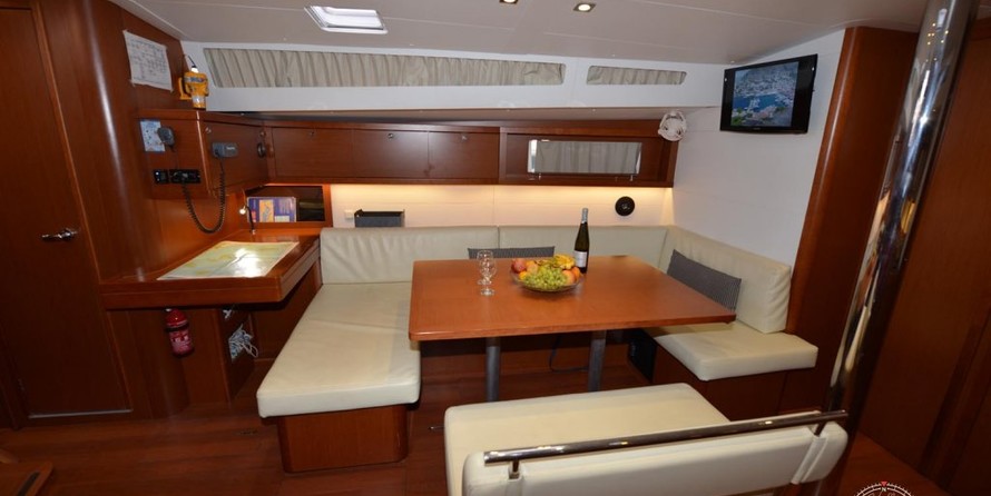 Beneteau Oceanis 48