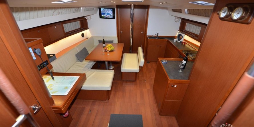 Beneteau Oceanis 48