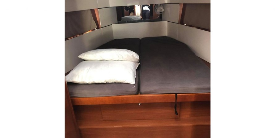Beneteau Oceanis 38.1