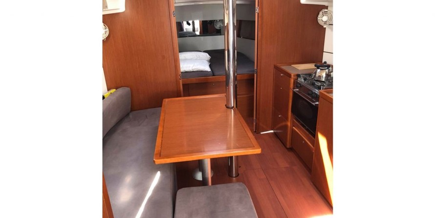Beneteau Oceanis 38.1