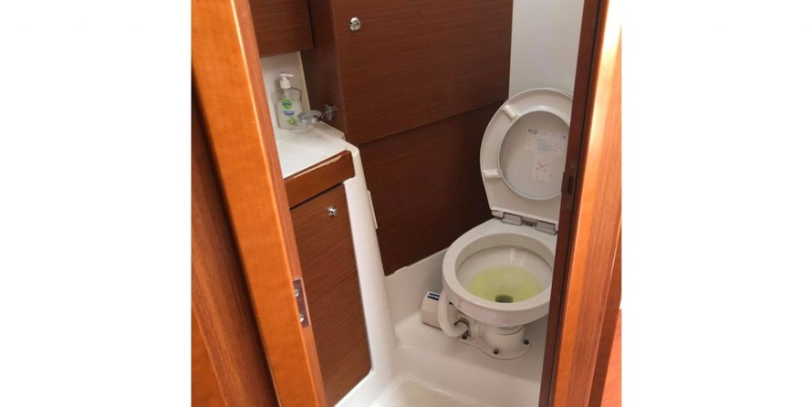 Beneteau Oceanis 38.1