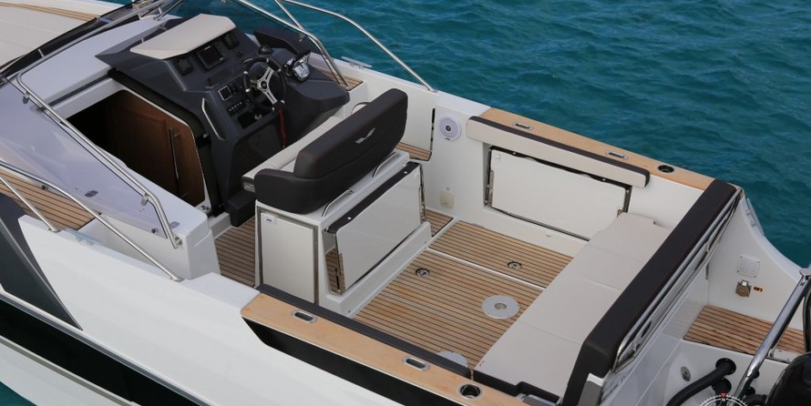 Beneteau Flyer 8.8 SUNdeck