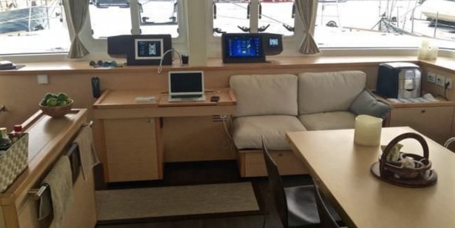 Lagoon 560