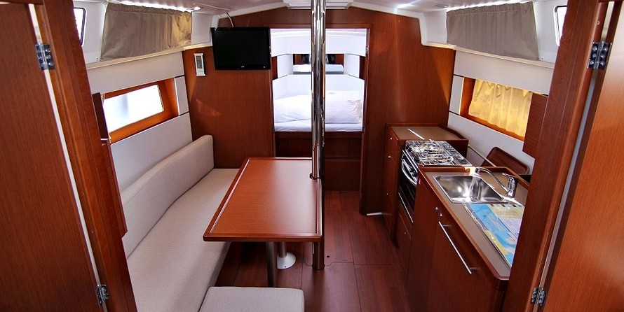 Beneteau Oceanis 38.1