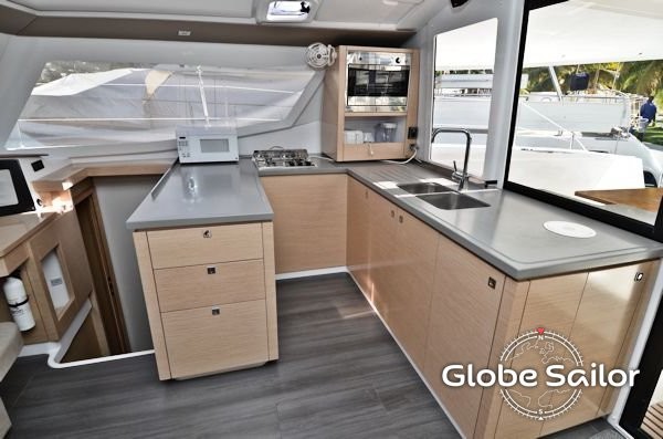 Fountaine Pajot Helia 44