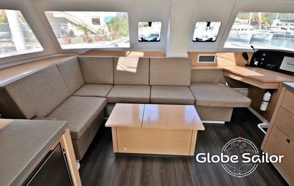 Fountaine Pajot Helia 44