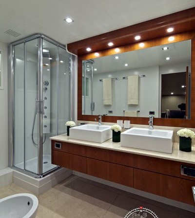 Falcon Yachts Helios