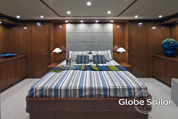 Falcon Yachts Helios