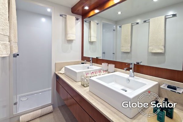 Falcon Yachts Helios