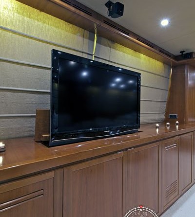 Falcon Yachts Helios