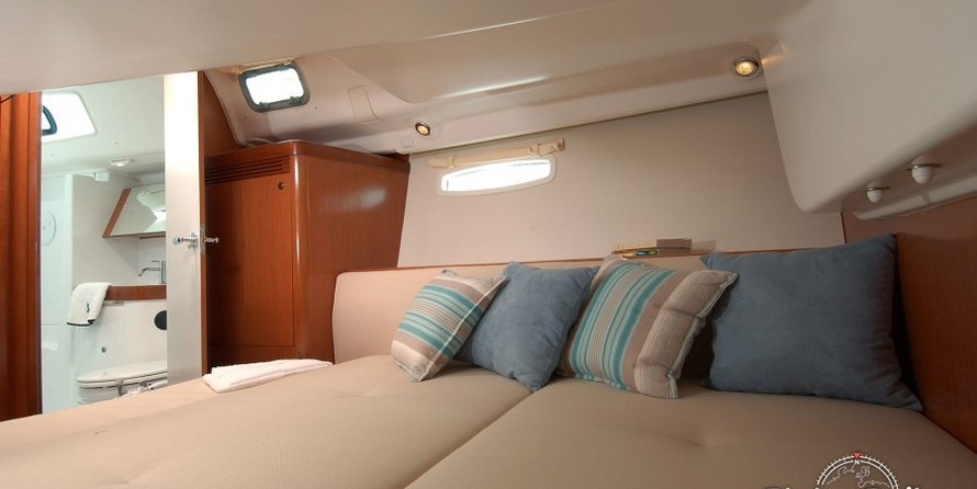 Beneteau Oceanis 43