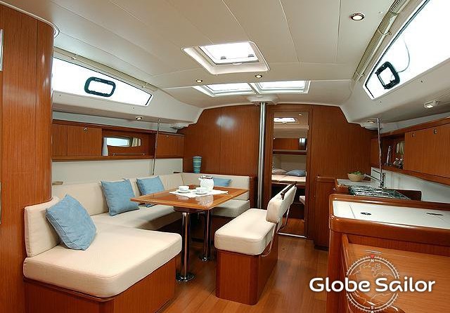 Beneteau Oceanis 43
