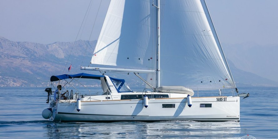 Beneteau Oceanis 38.1