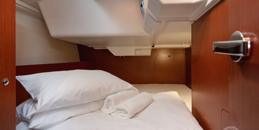 Beneteau Oceanis 38.1