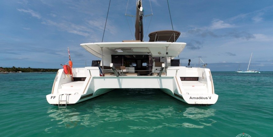 Fountaine Pajot Helia 44