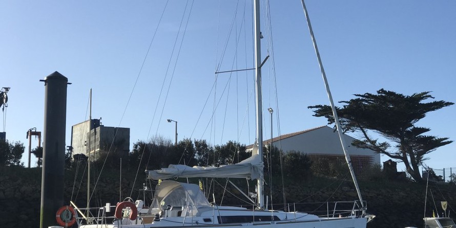 Beneteau Oceanis 37