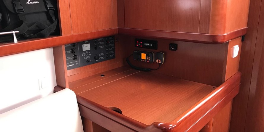Beneteau Oceanis 37
