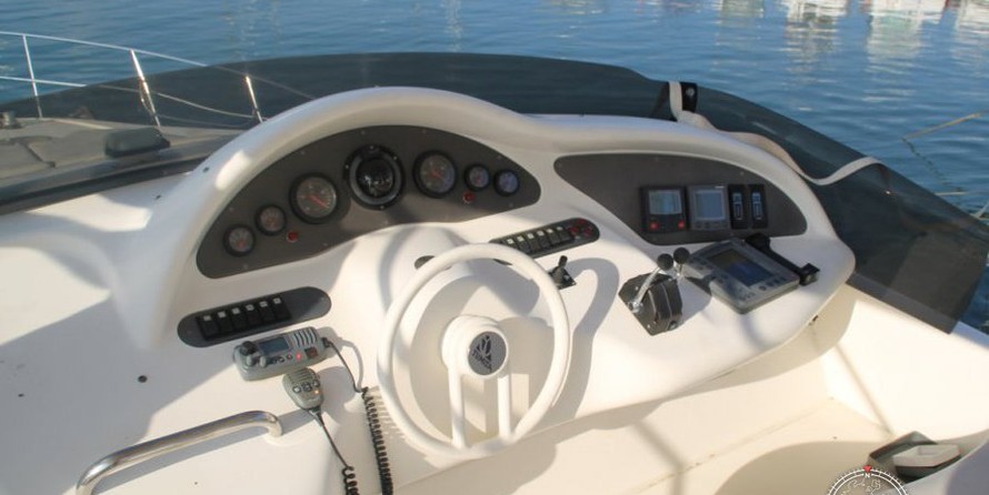 Azimut 46